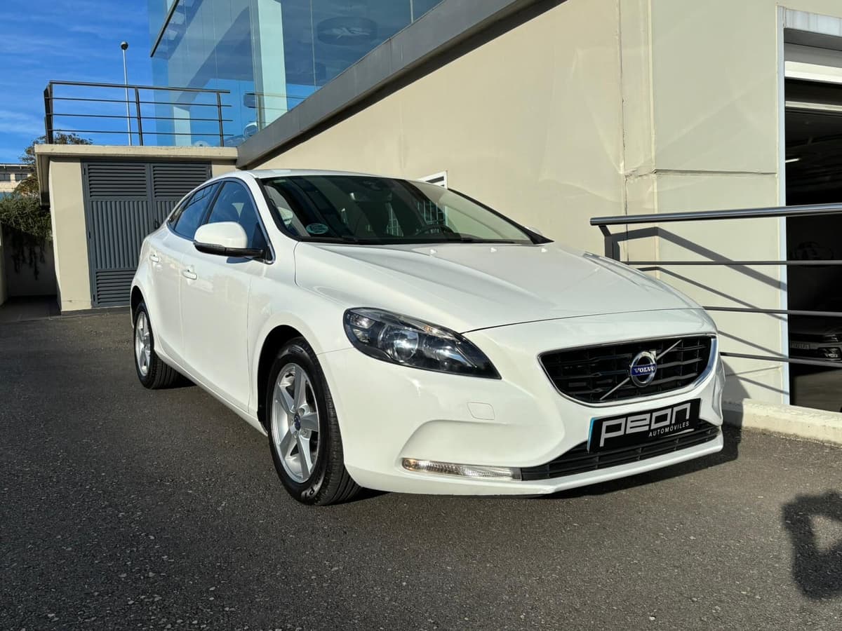 Volvo V40 D2 Momentum — foto 3