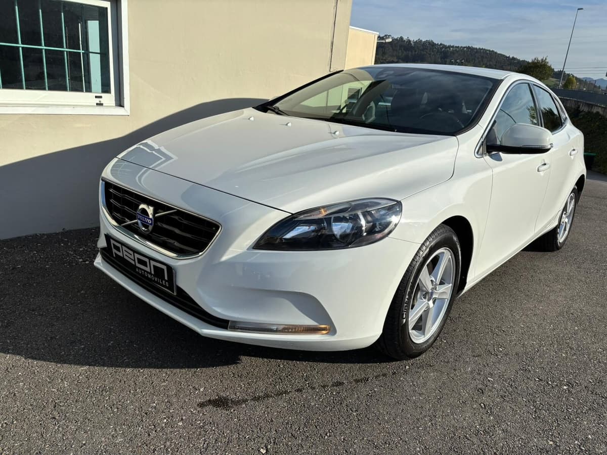 Volvo V40 D2 Momentum — foto 5