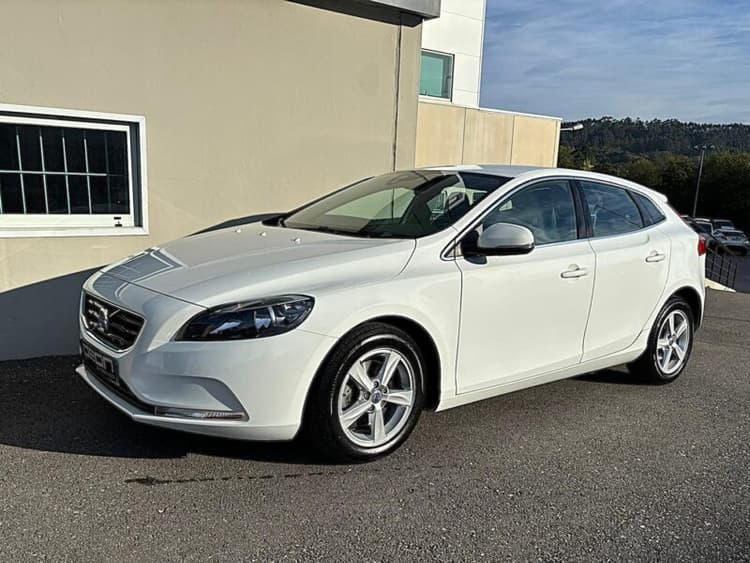 Miniatura 1 de 5 del coche: Volvo V40 D2 Momentum