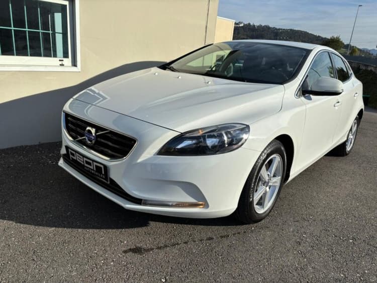 Miniatura 5 de 5 del coche: Volvo V40 D2 Momentum
