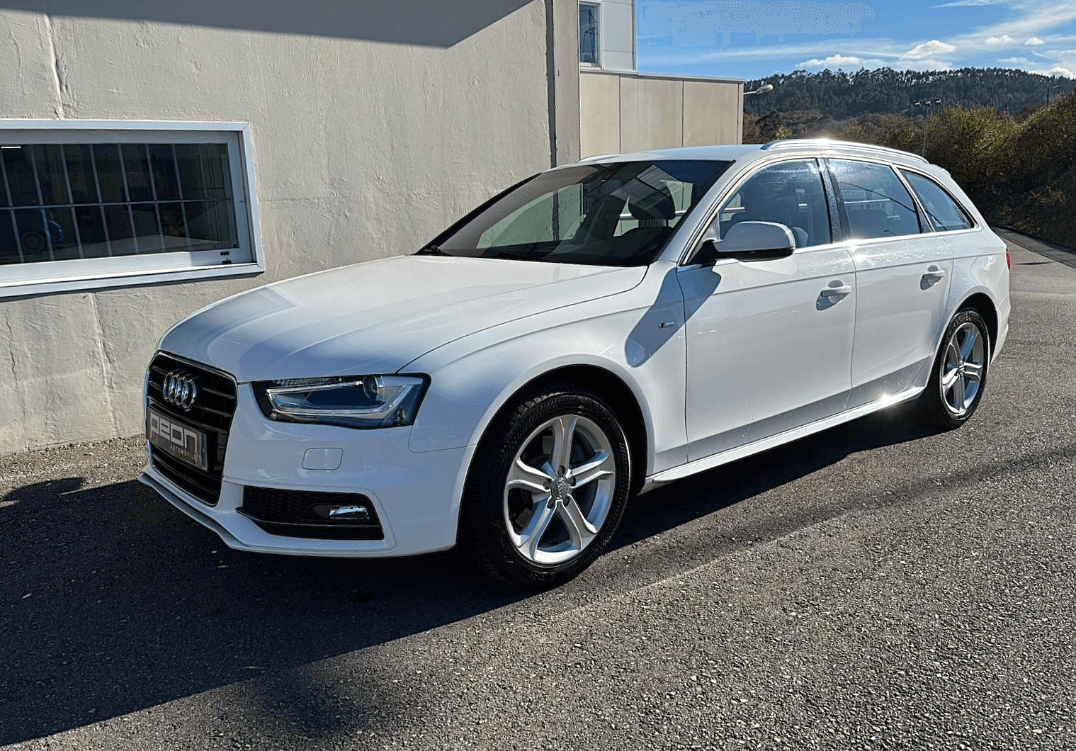 Audi A4 Avant 2.0 TDI S-Line — foto principal