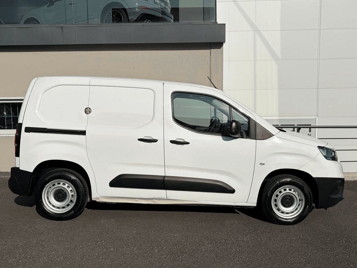 Toyota Proace City 1.5 D MEDIAN — foto 2