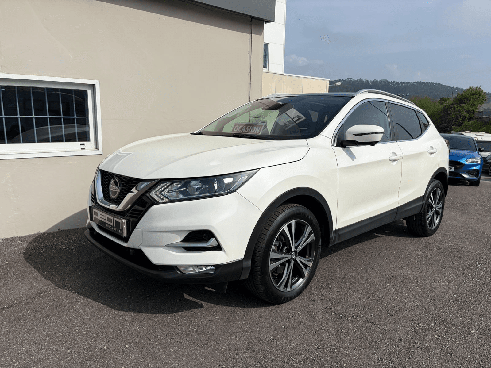 Nissan Qashqai 1.3i DIGT NCONNECTA — foto principal