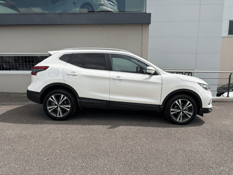 Miniatura 2 de 5 del coche: Nissan Qashqai 1.3i DIGT NCONNECTA