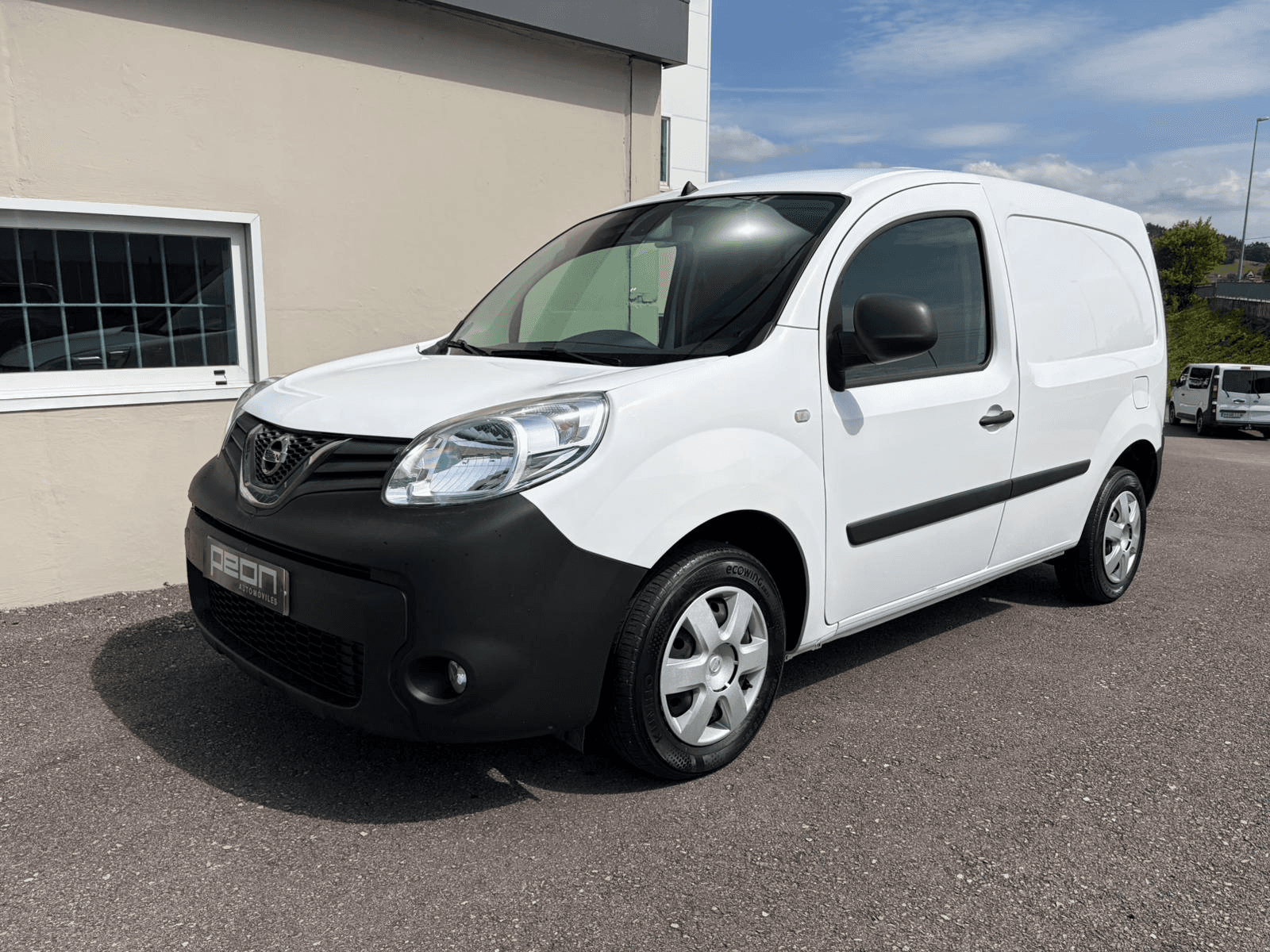 Nissan NV250 DCI Furgón — foto principal