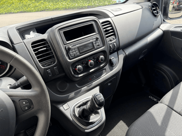 Miniatura 4 de 5 del coche: Nissan NV300 2.0 DCI L1 H1