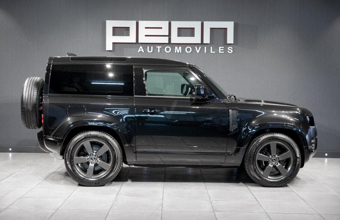Land Rover Defender 90 D300 SE — foto 2