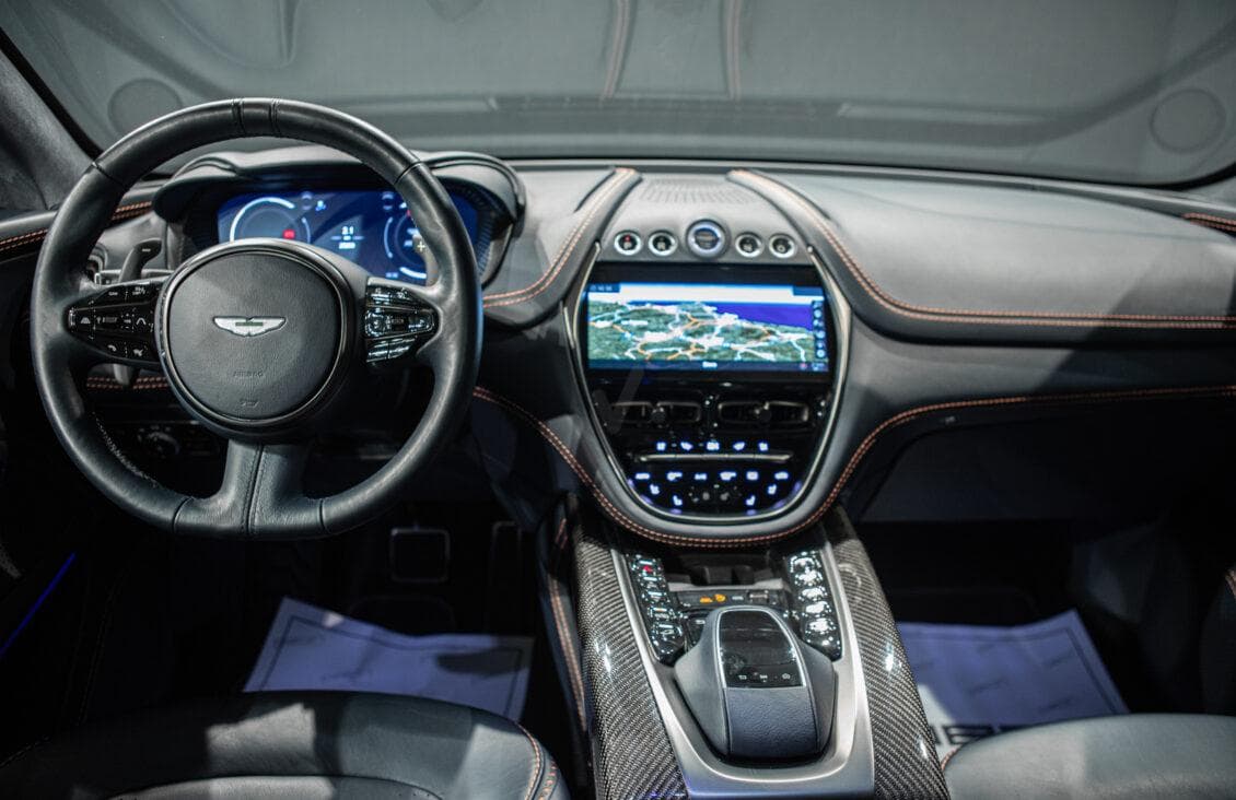 Aston Martin DBX — foto 4