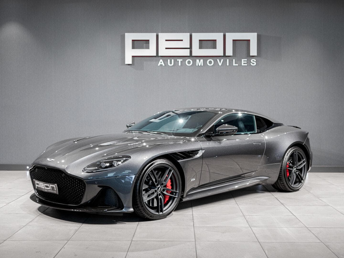 Aston Martin DBS Superleggera — foto principal