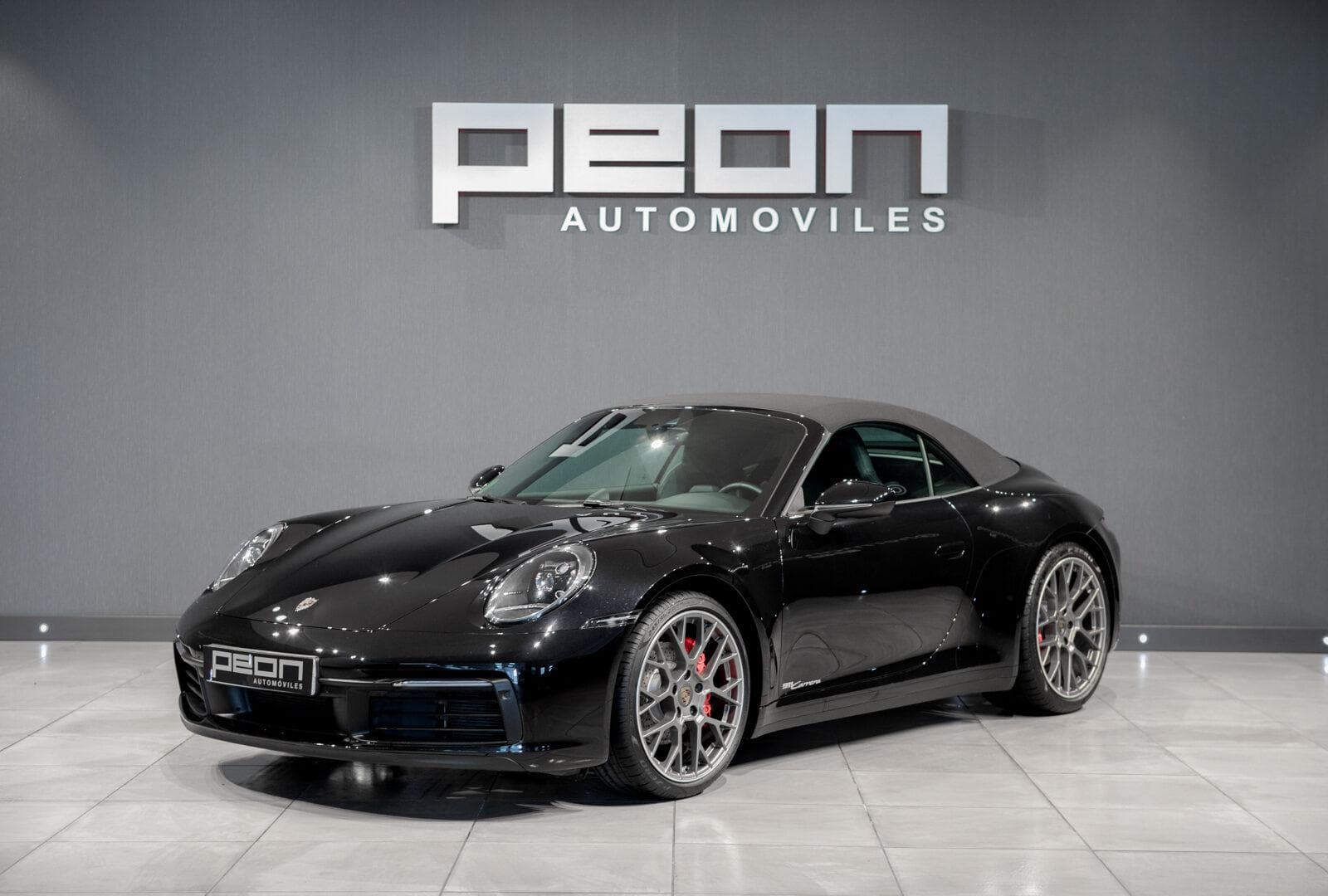 Porsche 911/992 Carrera Cabriolet — foto principal