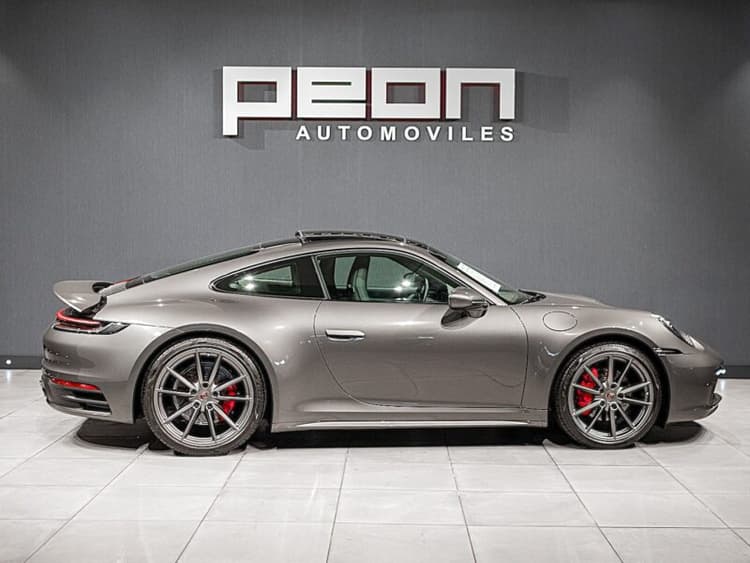 Miniatura 2 de 5 del coche: Porsche 911/992 Carrera Coupé