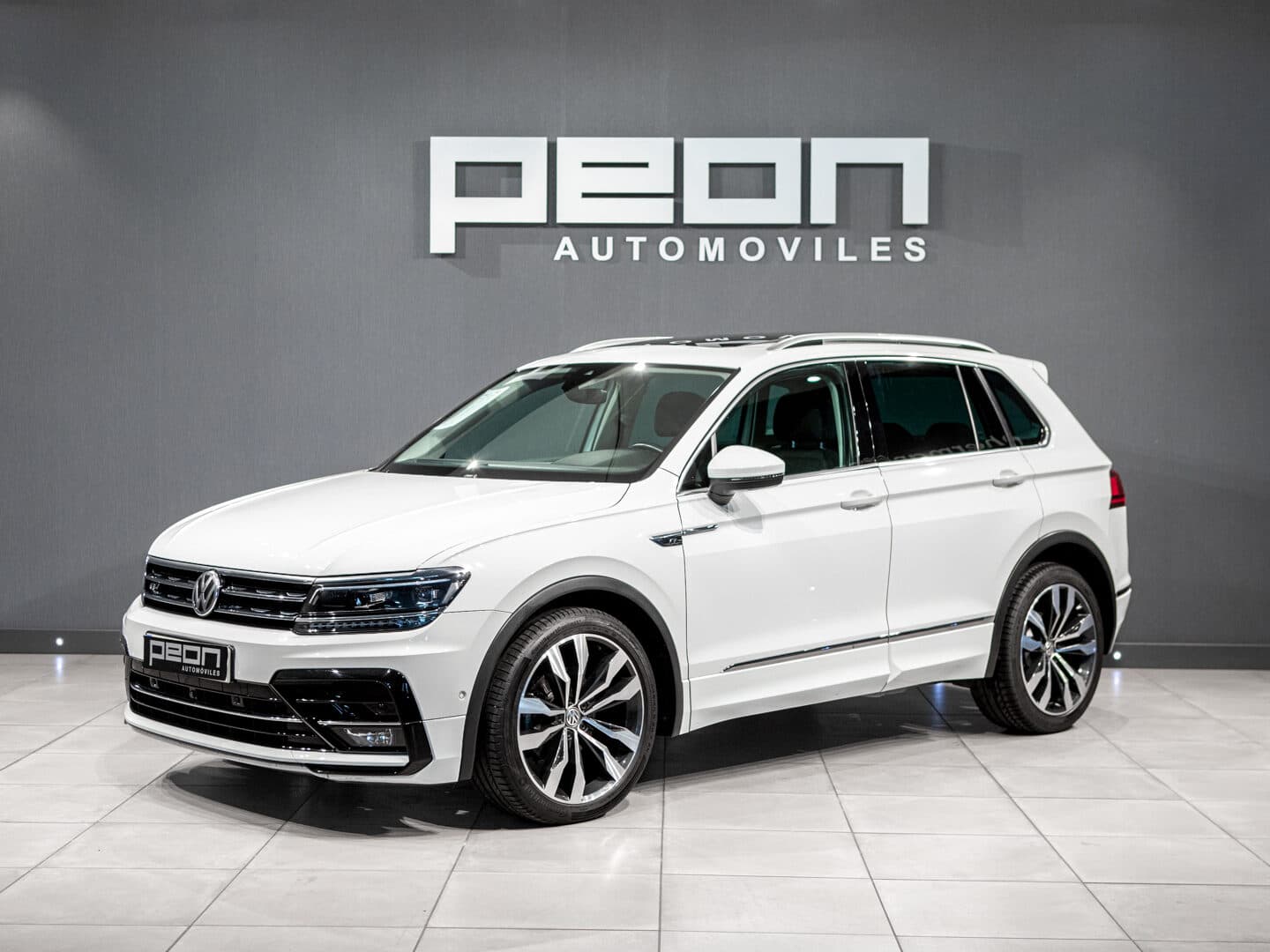 VW Tiguan 2.0 TDI DSG7 R-Line — foto principal
