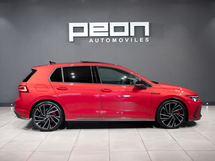 Miniatura 2 de 5 del coche: Volkswagen Golf 8 GTI DSG 5p