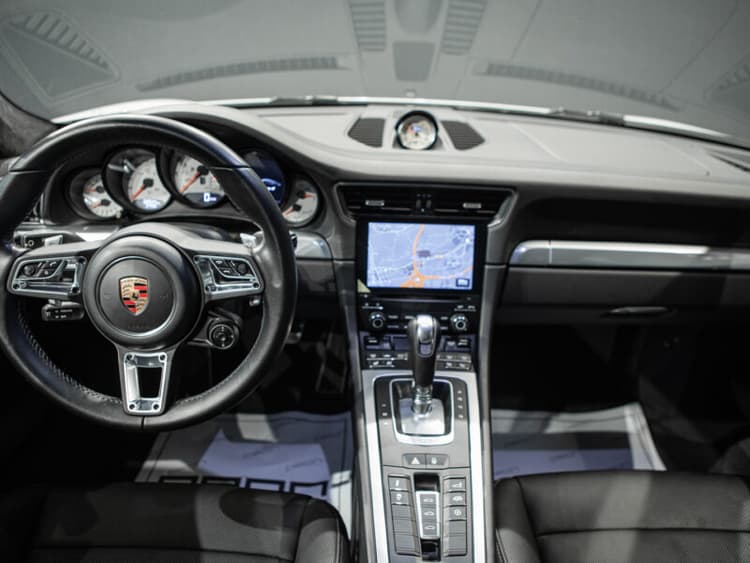 Miniatura 4 de 5 del coche: Porsche 911/991 Carrera 4 Coupé PDK
