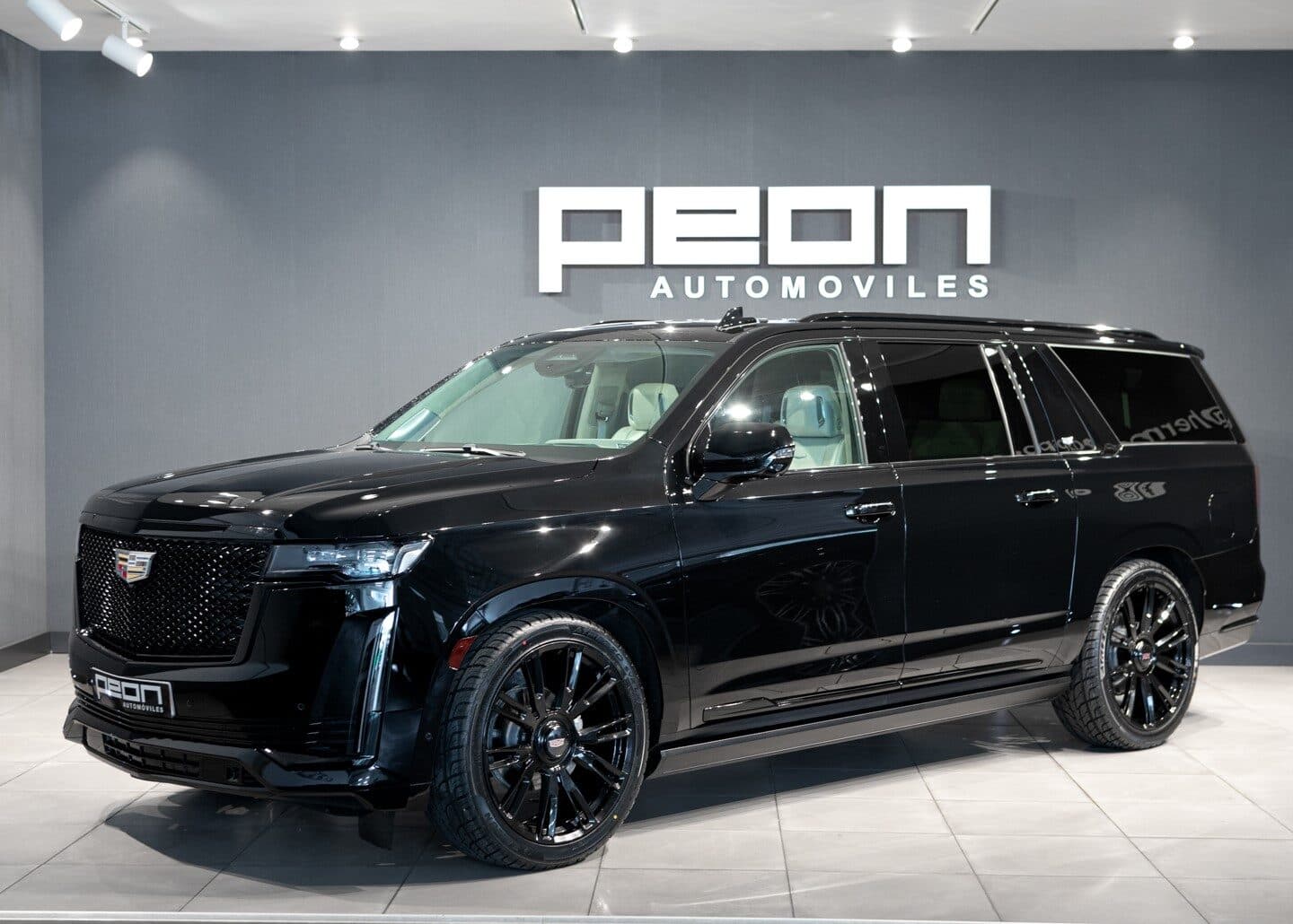 Cadillac Escalade 6.2 V8 ESV SPORT PLATINIUN — foto principal