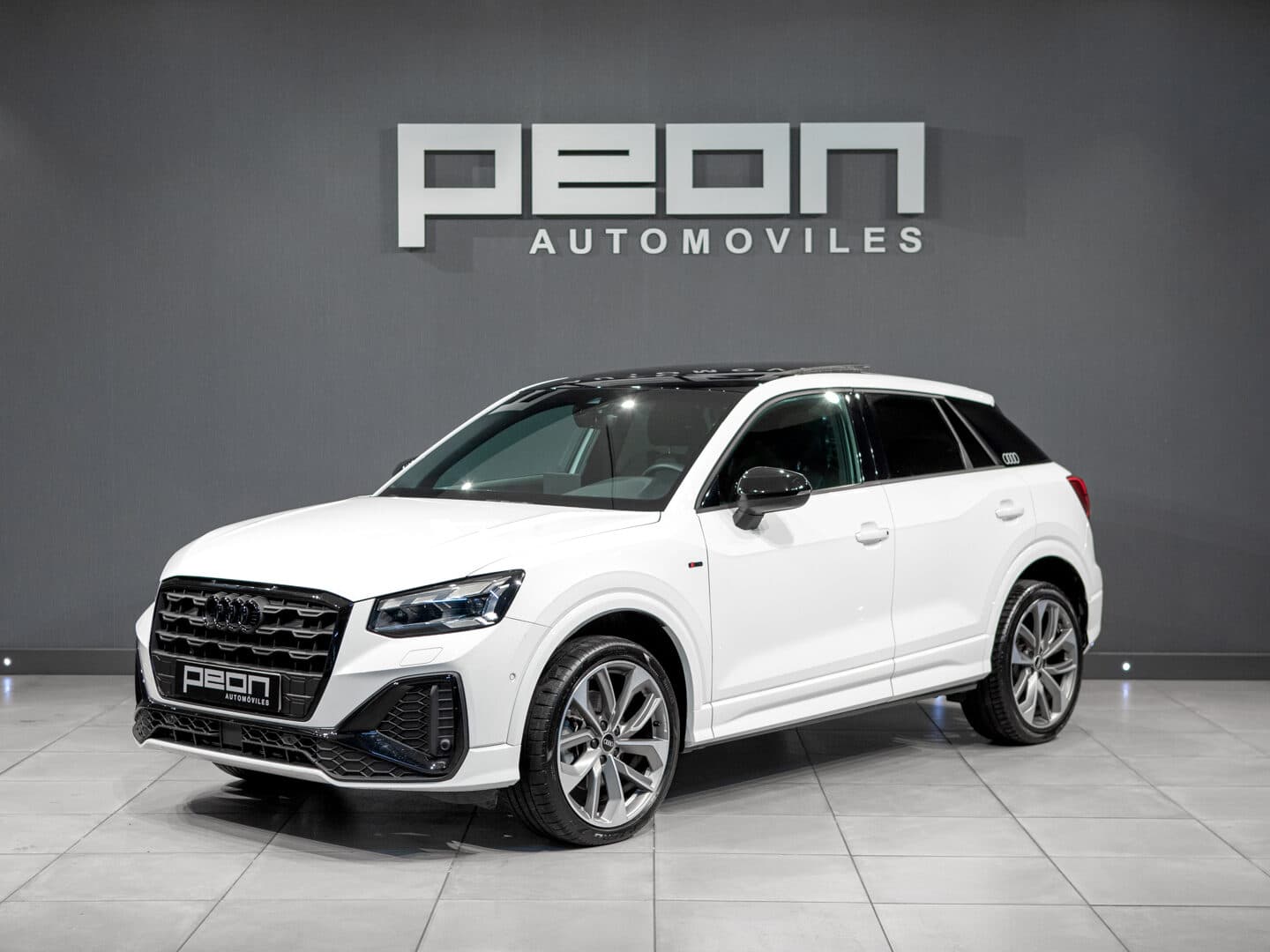Audi Q2 35 TFSI S-T Black Line — foto principal