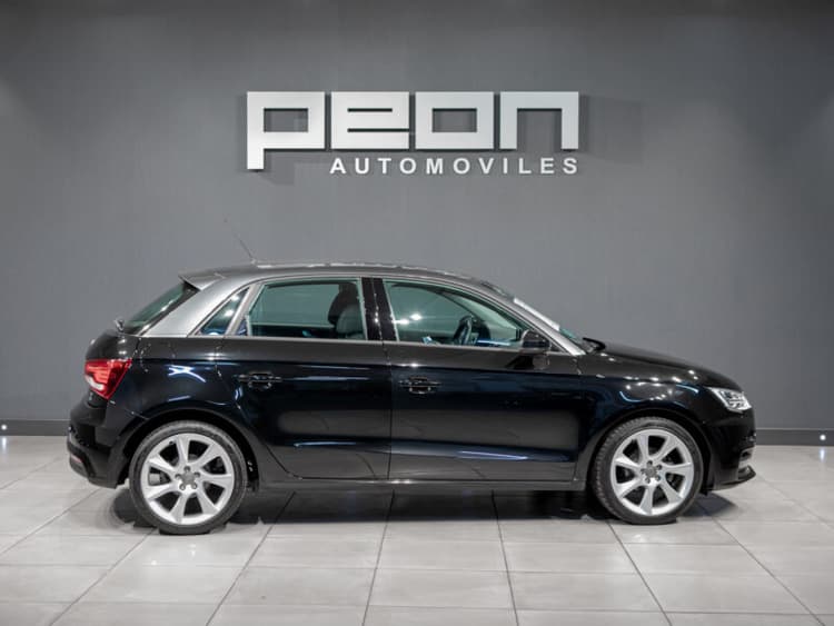 Miniatura 2 de 5 del coche: Audi A1 Sportback 1.4 TDI Design
