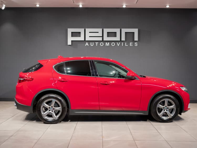 Miniatura 2 de 5 del coche: Alfa Romeo Stelvio 2.2 Diésel
