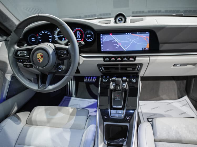 Miniatura 4 de 5 del coche: Porsche 911/992 Turbo S