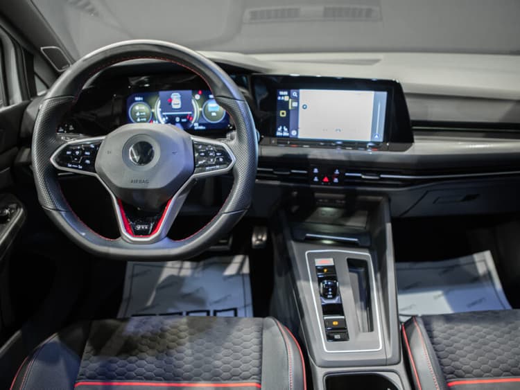 Miniatura 4 de 5 del coche: Volkswagen Golf 8 GTI Clubsport