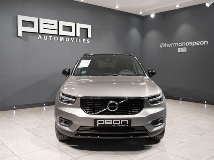 Miniatura 3 de 5 del coche: Volvo XC40 2.0 B4 AWD R-Design
