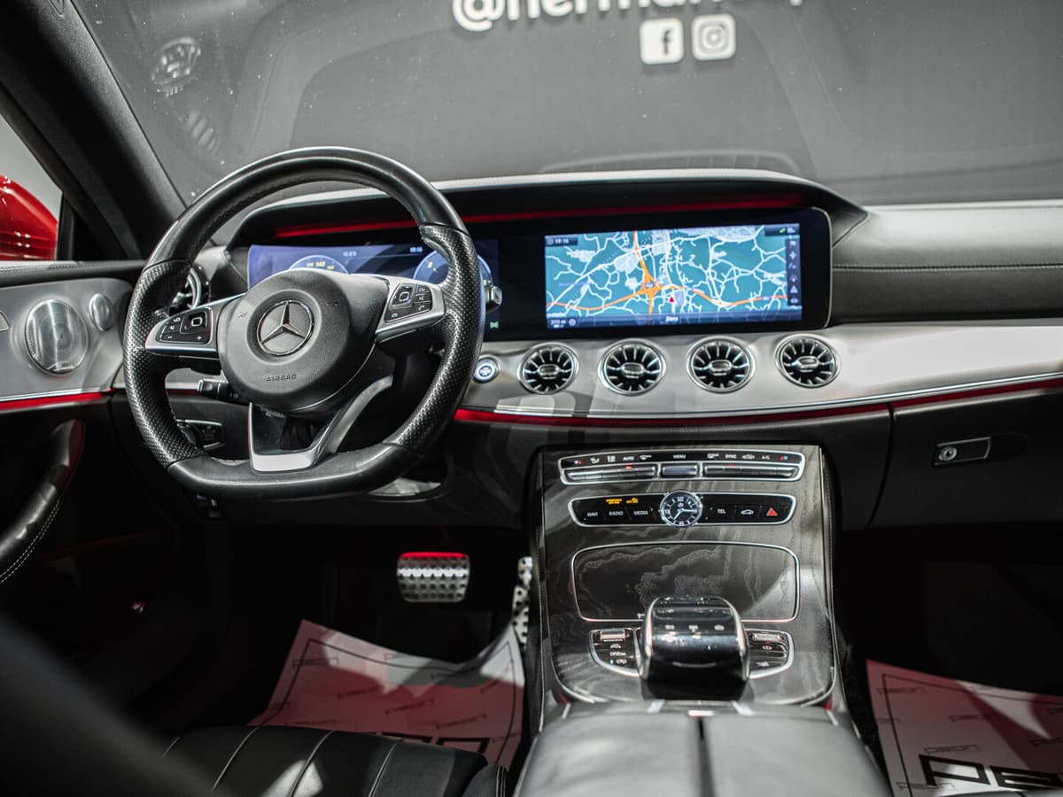 Mercedes-Benz E Coupé 220d AMG — foto 4