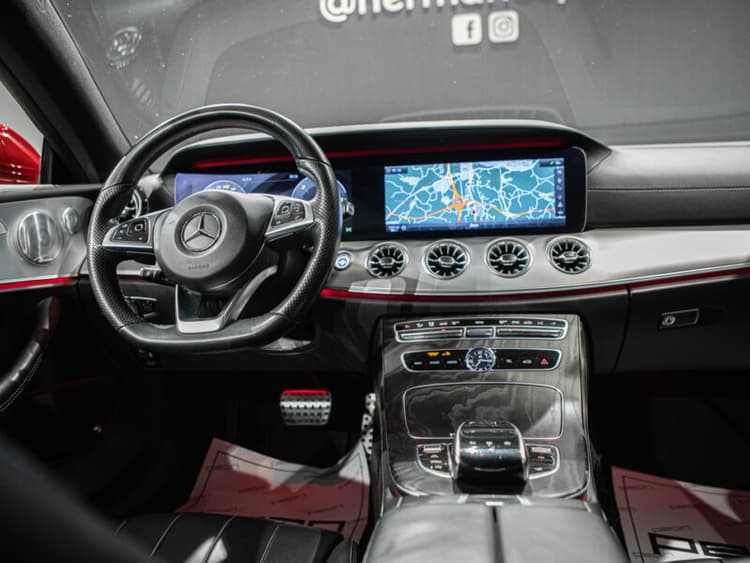 Miniatura 4 de 5 del coche: Mercedes-Benz E Coupé 220d AMG