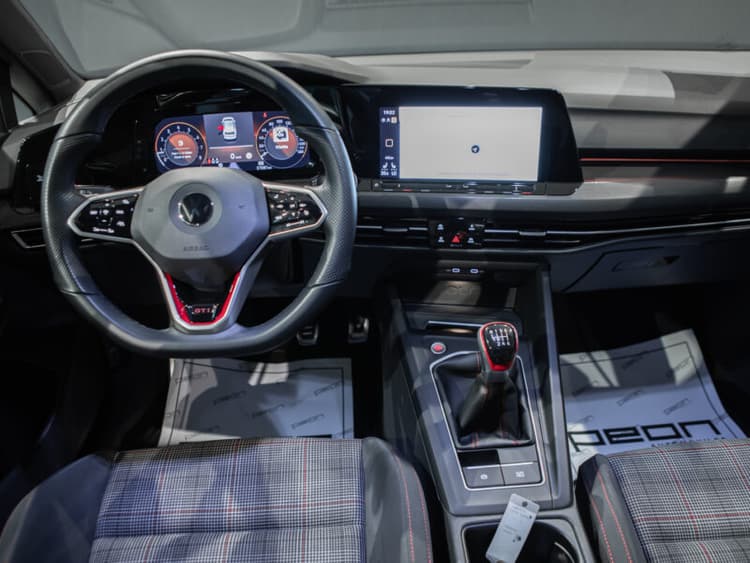 Miniatura 4 de 5 del coche: Volkswagen Golf 8 GTI 5p