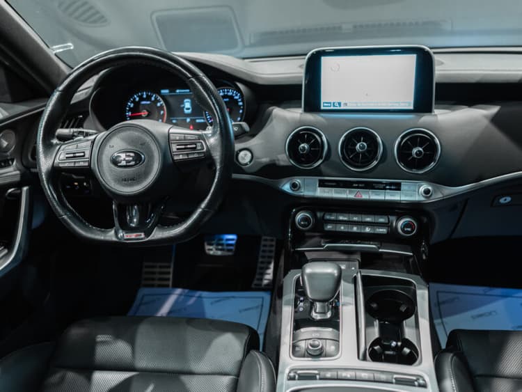 Miniatura 4 de 5 del coche: KIA Stinger 2.0 TGDI GT Line