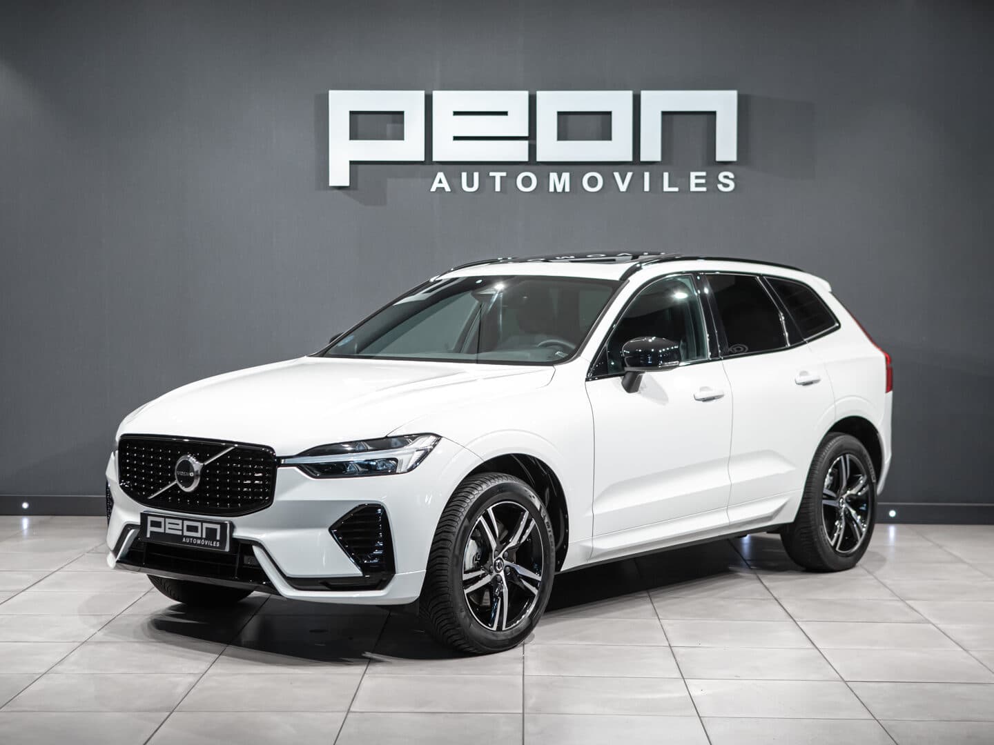 Volvo XC60 2.0 B4 Mild-Hybrid R-Design — foto principal
