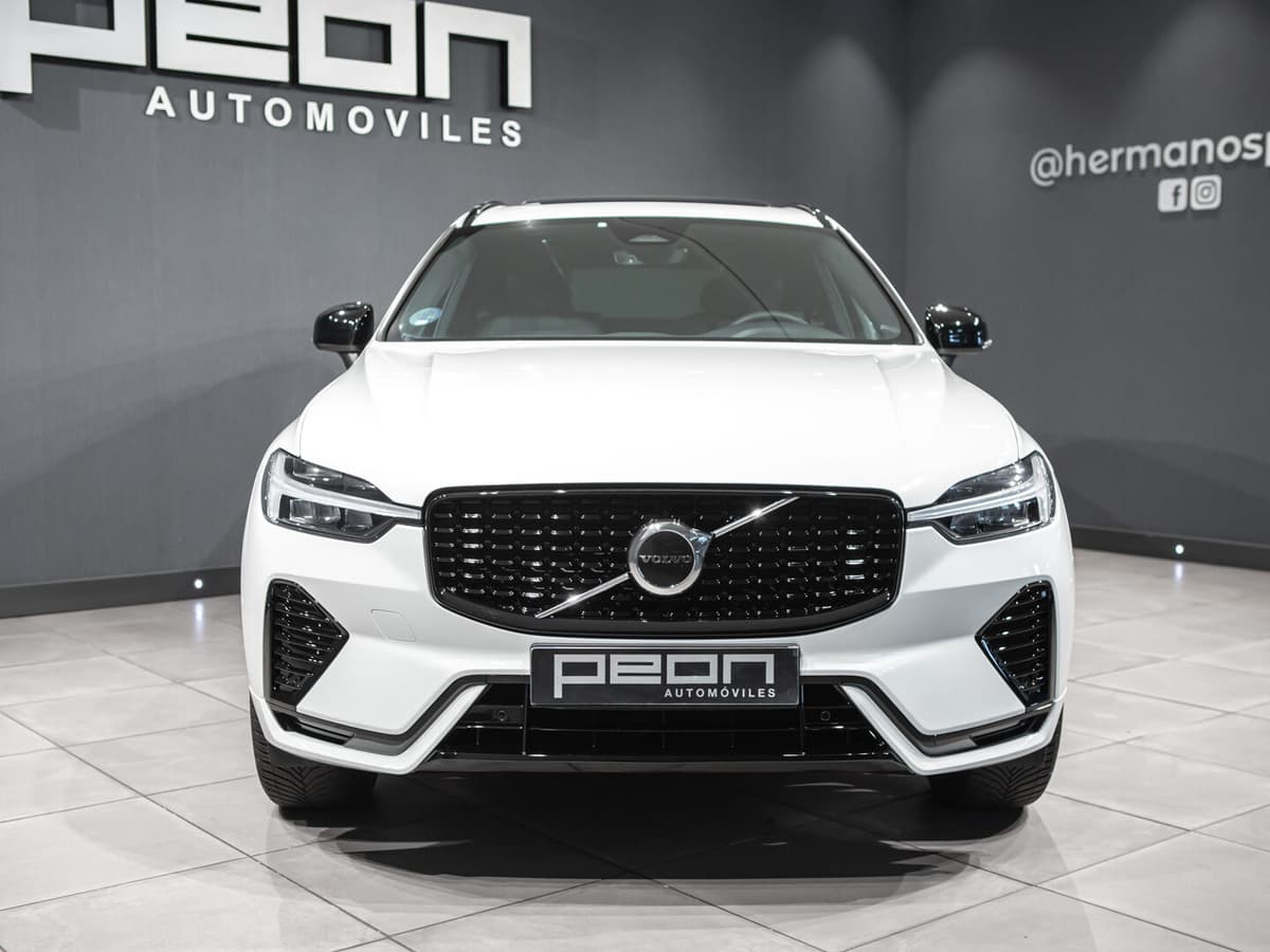 Volvo XC60 2.0 B4 Mild-Hybrid R-Design — foto 3