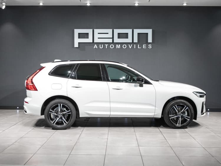 Miniatura 2 de 5 del coche: Volvo XC60 2.0 B4 Mild-Hybrid R-Design