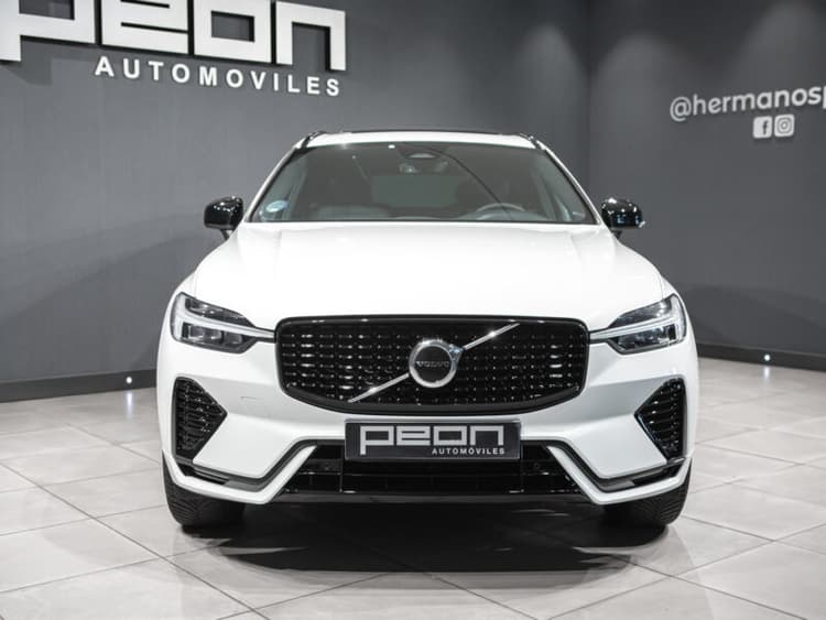 Miniatura 3 de 5 del coche: Volvo XC60 2.0 B4 Mild-Hybrid R-Design