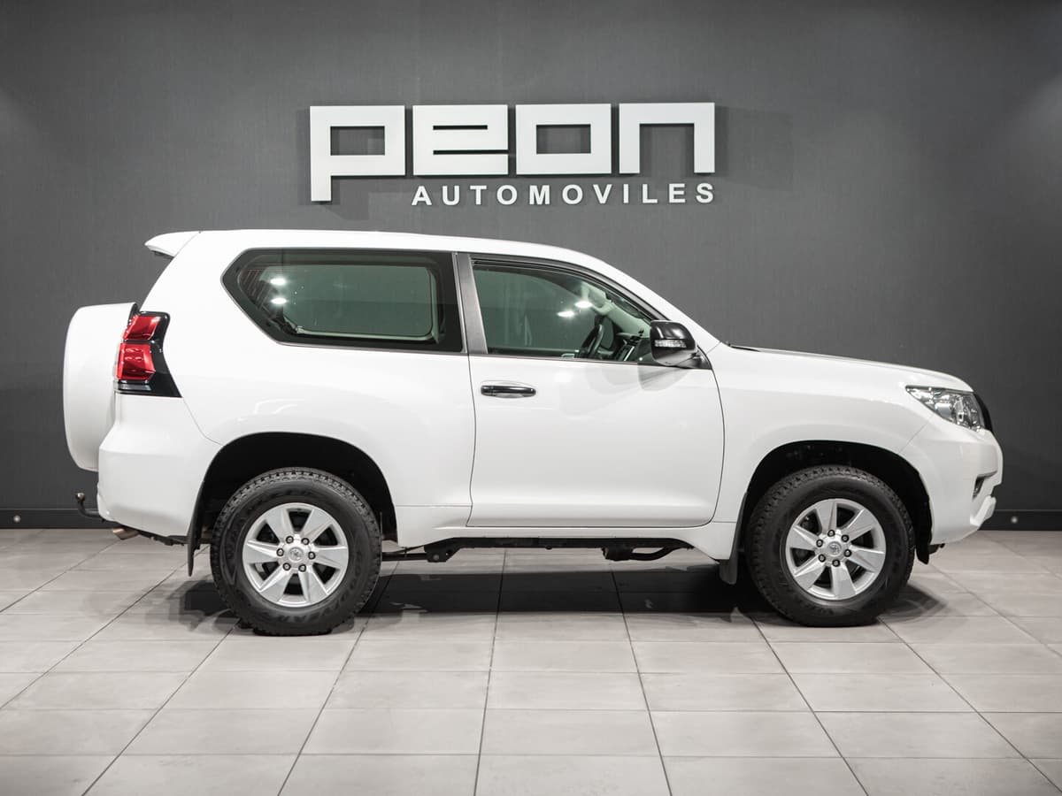 Toyota Land Cruiser 2.8 D4D VX 3p — foto 2