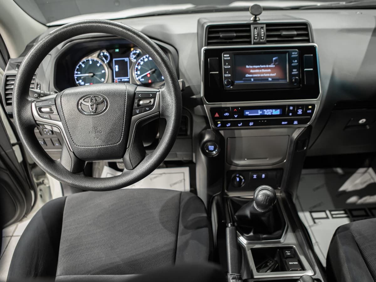 Toyota Land Cruiser 2.8 D4D VX 3p — foto 4