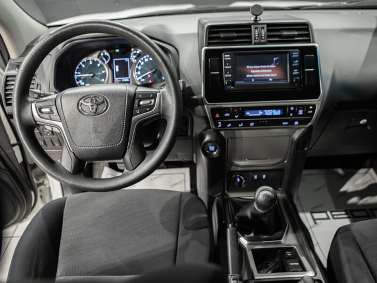 Miniatura 4 de 5 del coche: Toyota Land Cruiser 2.8 D4D VX 3p