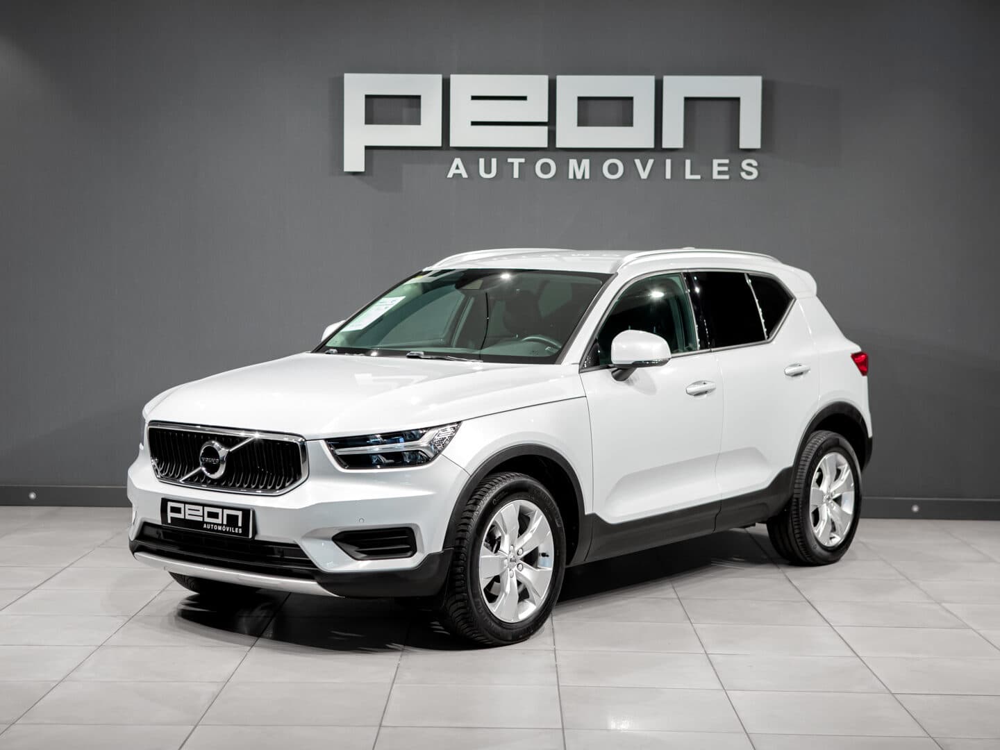 Volvo XC40 1.5 T3 Momentum Auto — foto principal