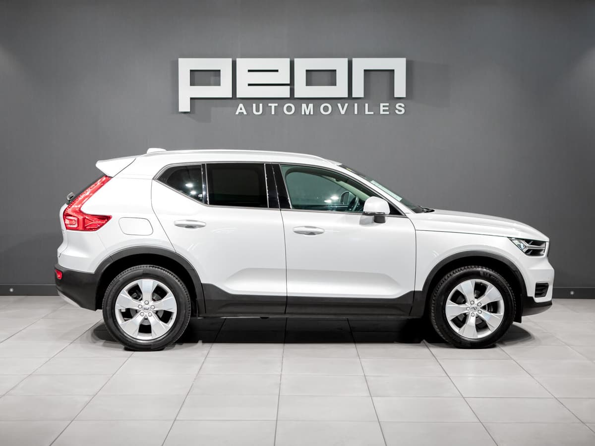Volvo XC40 1.5 T3 Momentum Auto — foto 2