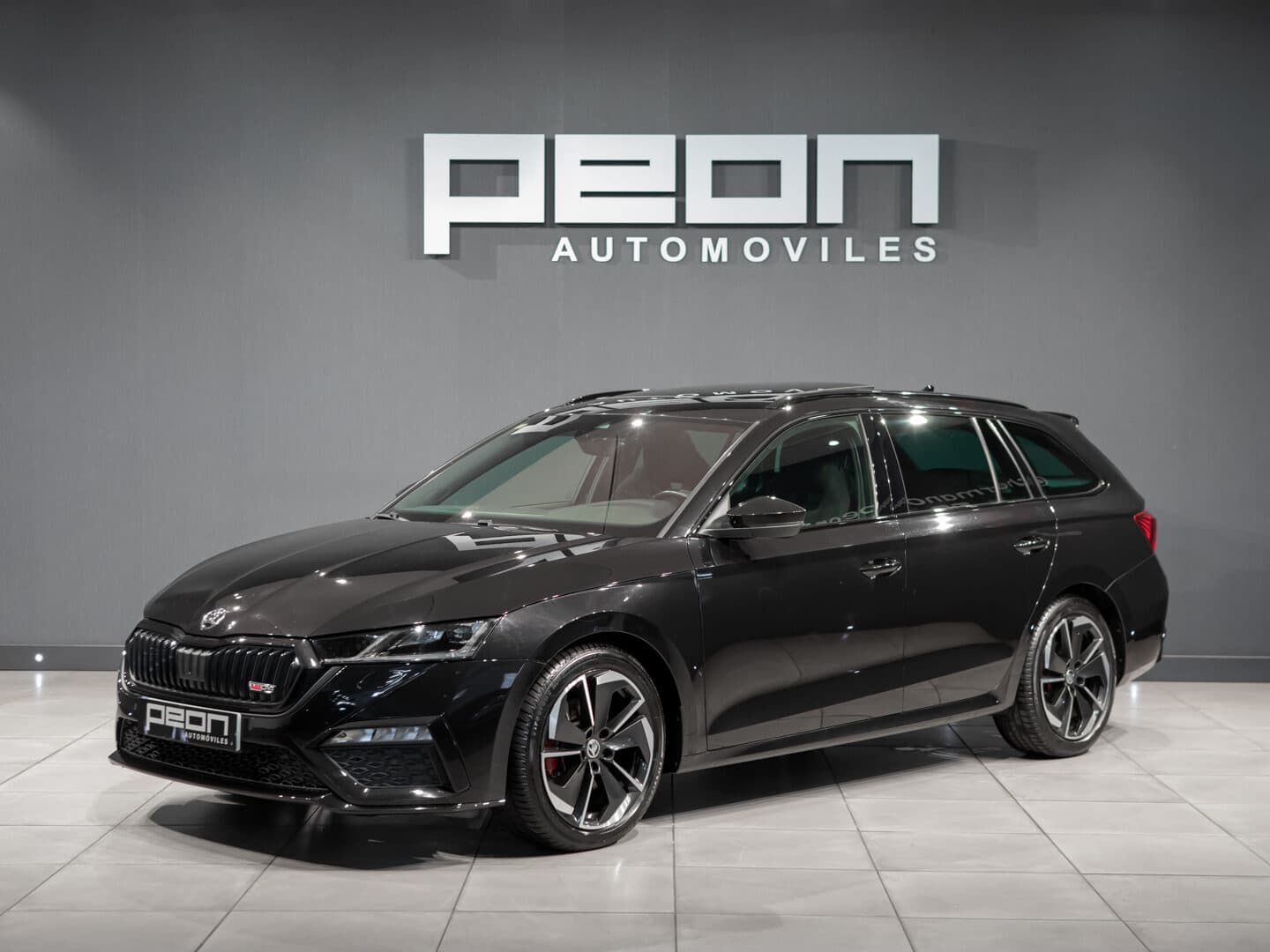 Skoda Octavia Combi 2.0 TDI RS 4×4 — foto principal