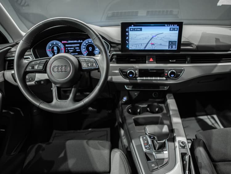 Miniatura 4 de 5 del coche: Audi A4 35 TDI S-Line S-Tronic