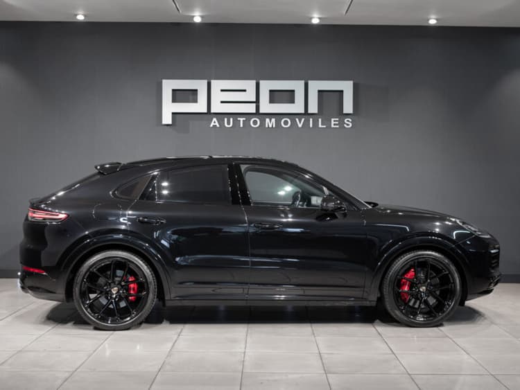 Miniatura 2 de 5 del coche: Porsche Cayenne Coupe GTS