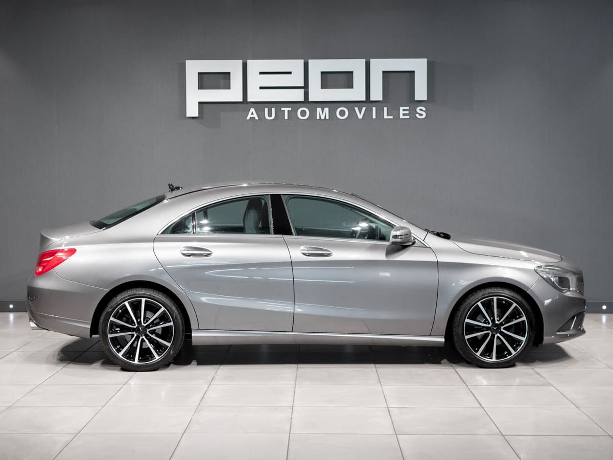 Mercedes-Benz CLA 200 CDI Urban — foto 2