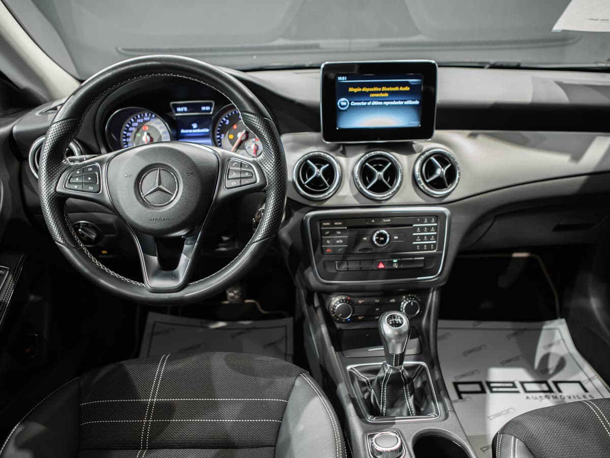 Mercedes-Benz CLA 200 CDI Urban — foto 4
