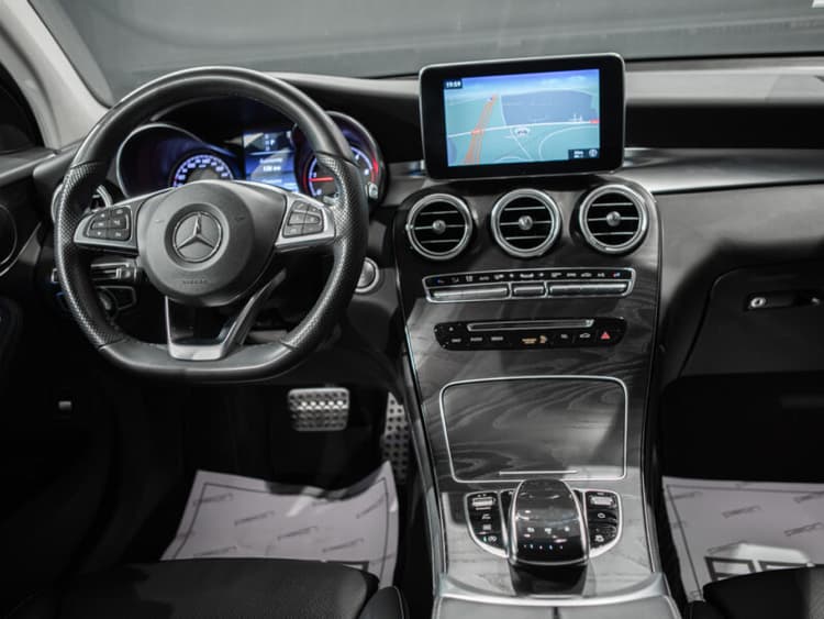 Miniatura 4 de 5 del coche: Mercedes-Benz GLC Coupé 220d 4M AMG