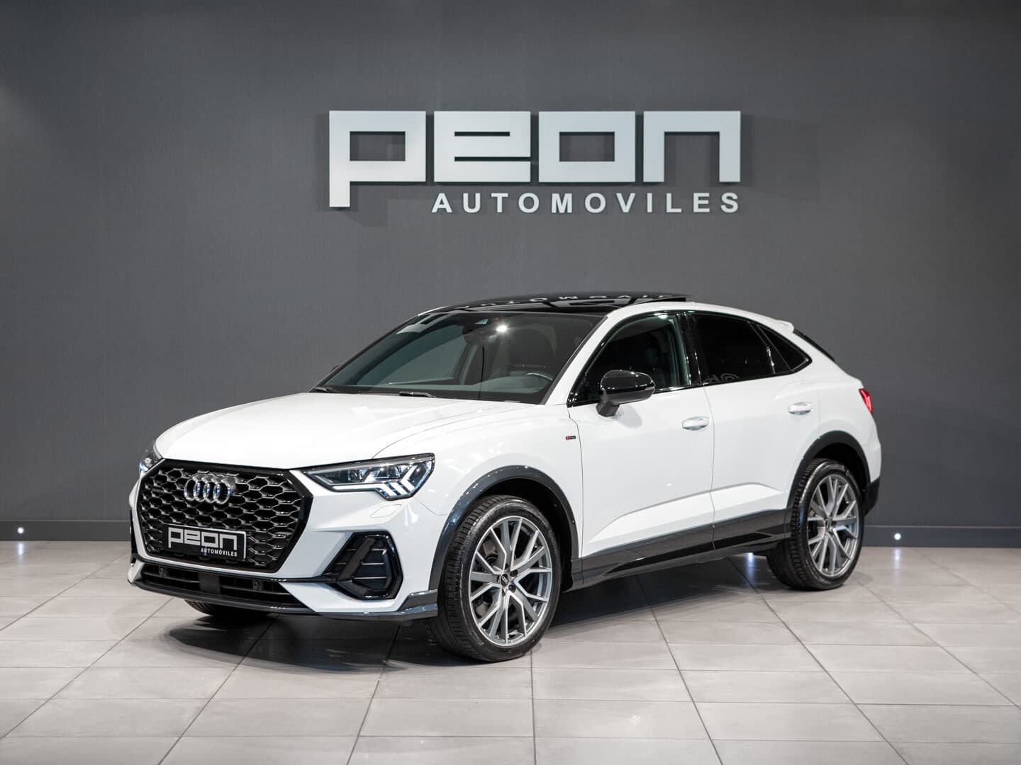 Audi Q3 SB 45 TFSI Black Line S-T — foto principal