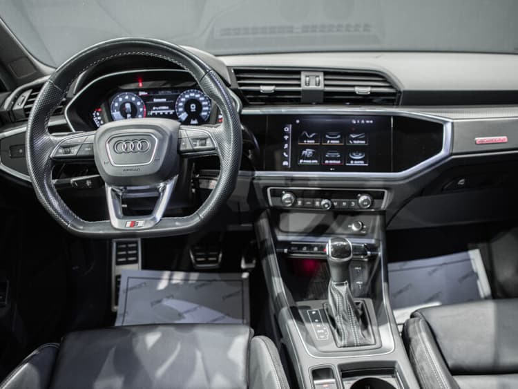 Miniatura 4 de 5 del coche: Audi Q3 SB 45 TFSI Black Line S-T