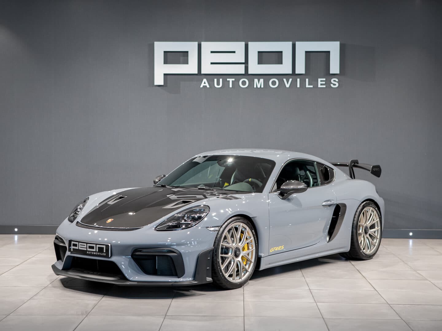 Porsche 718 Cayman GT4 RS — foto principal