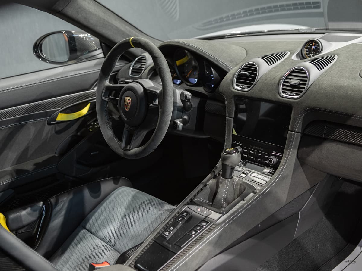 Porsche 718 Cayman GT4 RS — foto 4