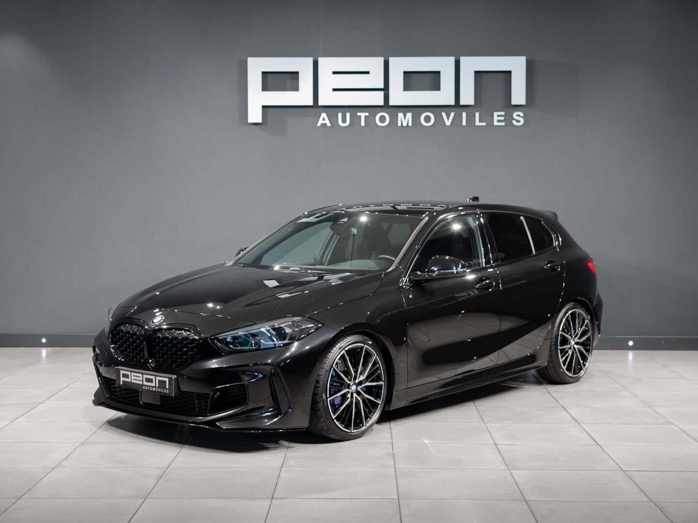 BMW M135i xDrive — foto principal