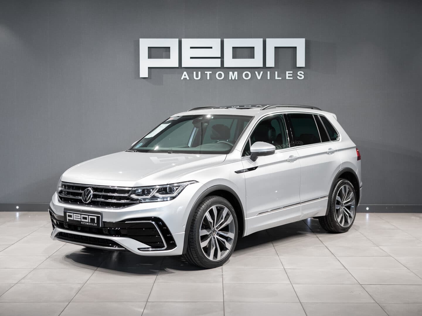 VW TIGUAN 2.0 TDI DSG7 4M R-Line — foto principal